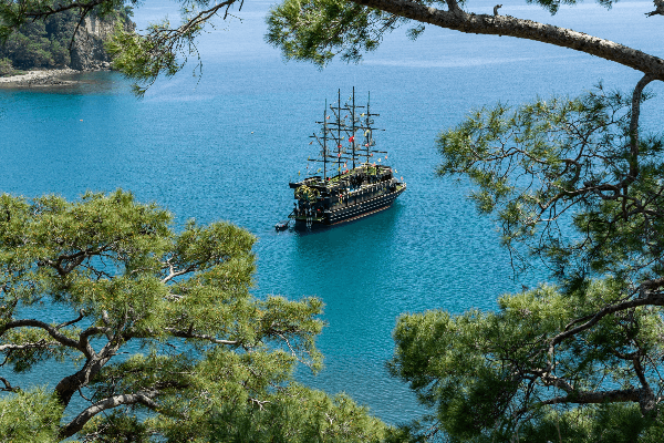 Alanya: Pirate Boat Trip with Lunch and Drinks - 1